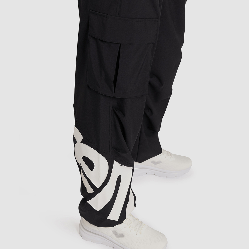 Arena W Arena Logo Cargo Pant Trainingshose in SCHWARZ