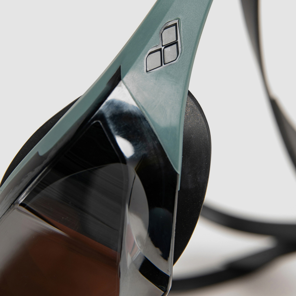 Arena Cobra Edge Swipe Mr Wettkampfschwimmbrille in GRAU