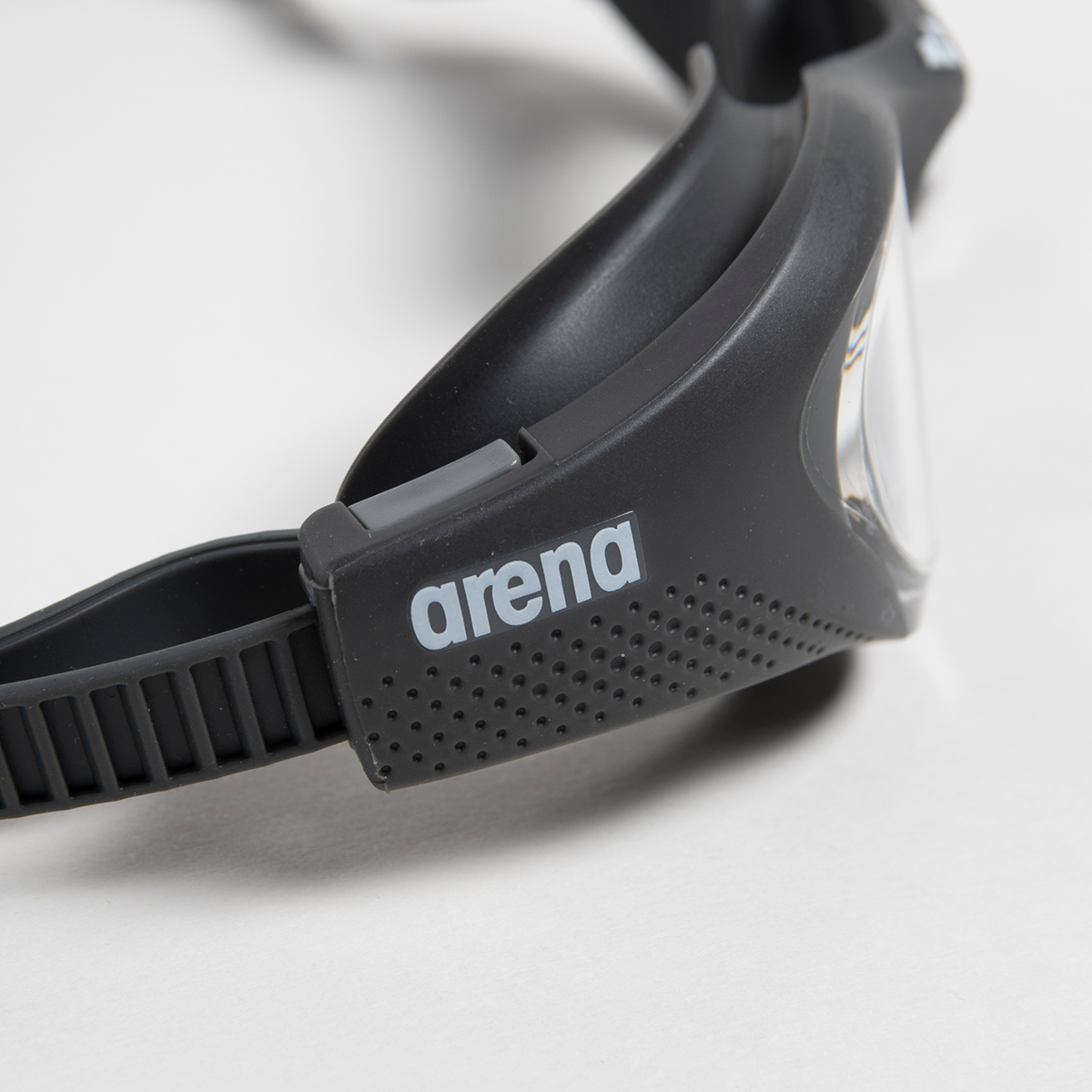 Arena The One Trainingsschwimmbrille in GRAU