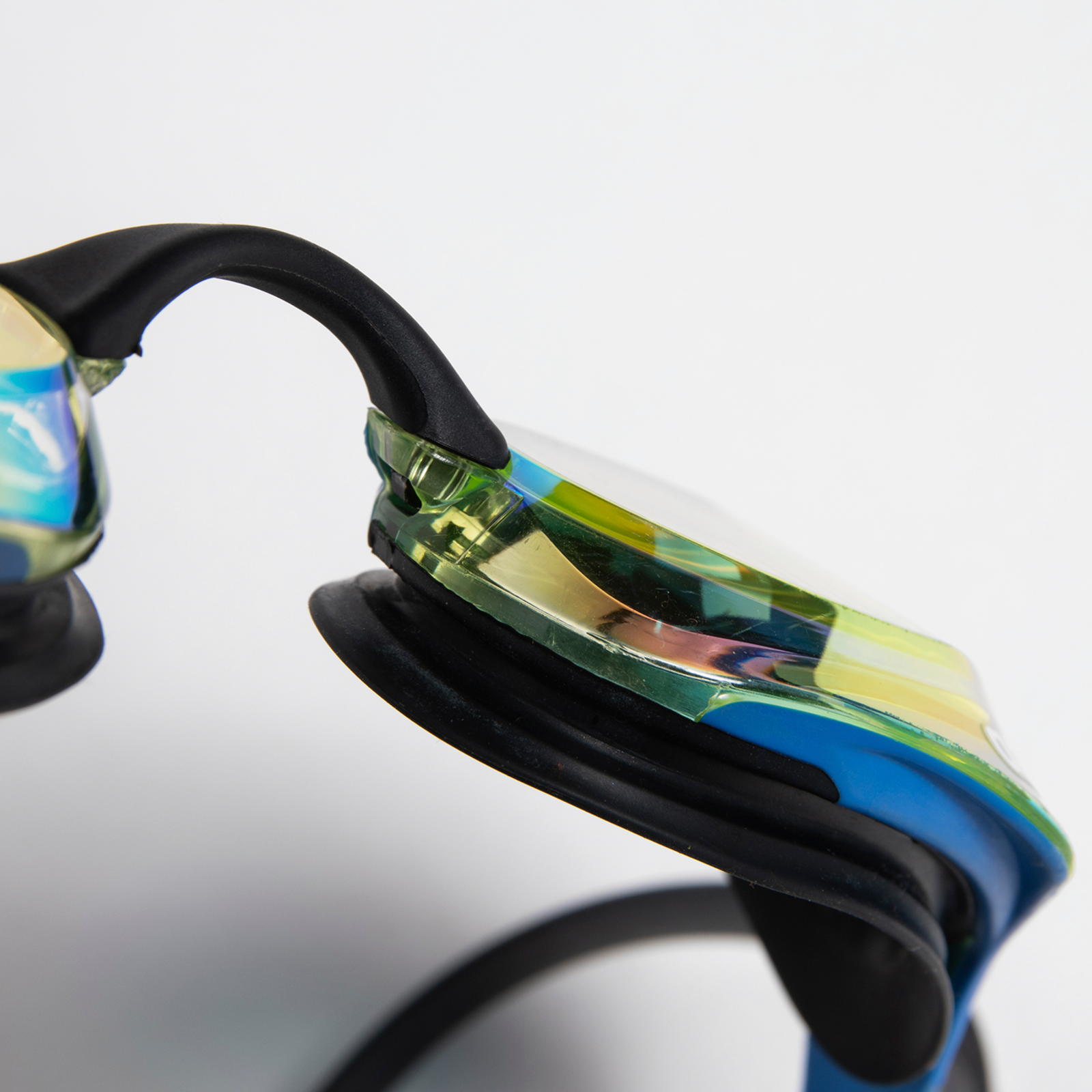 Arena Cobra Ultra Swipe Mirror Trainingsschwimmbrille in MEHRFARBIG