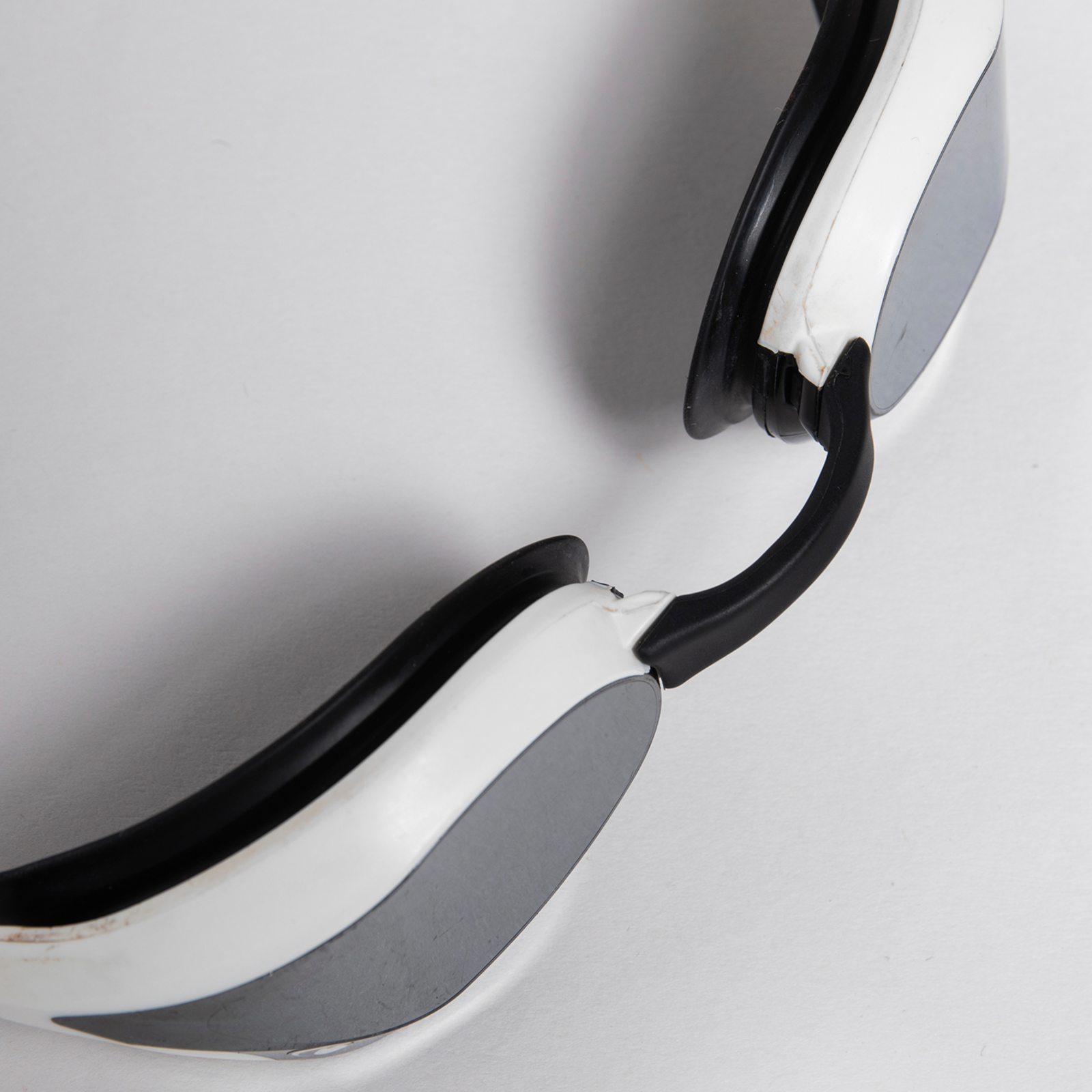 Arena Cobra Ultra Swipe Mirror Trainingsschwimmbrille in SCHWARZ