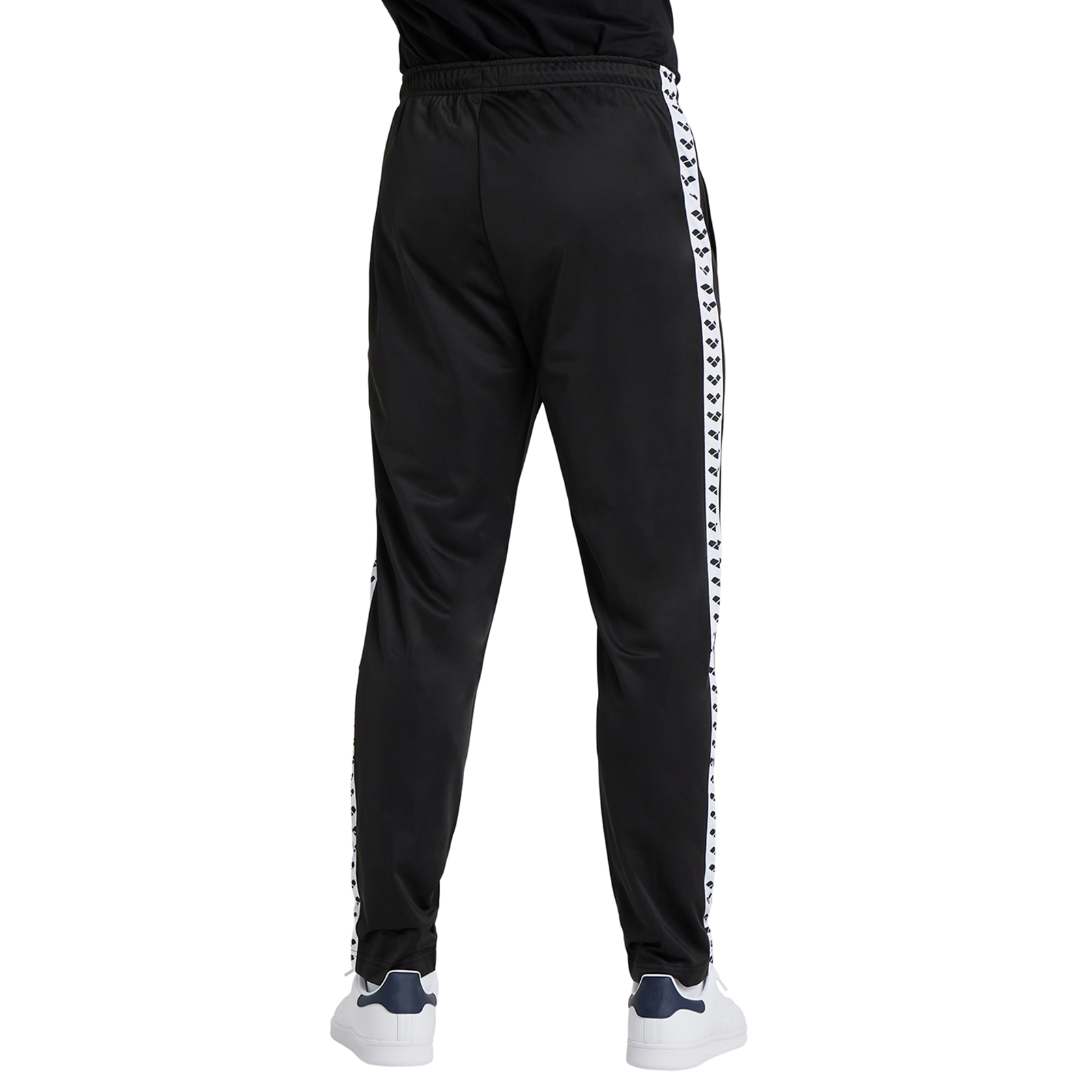 Arena M Relax Iv Team Pant in SCHWARZ