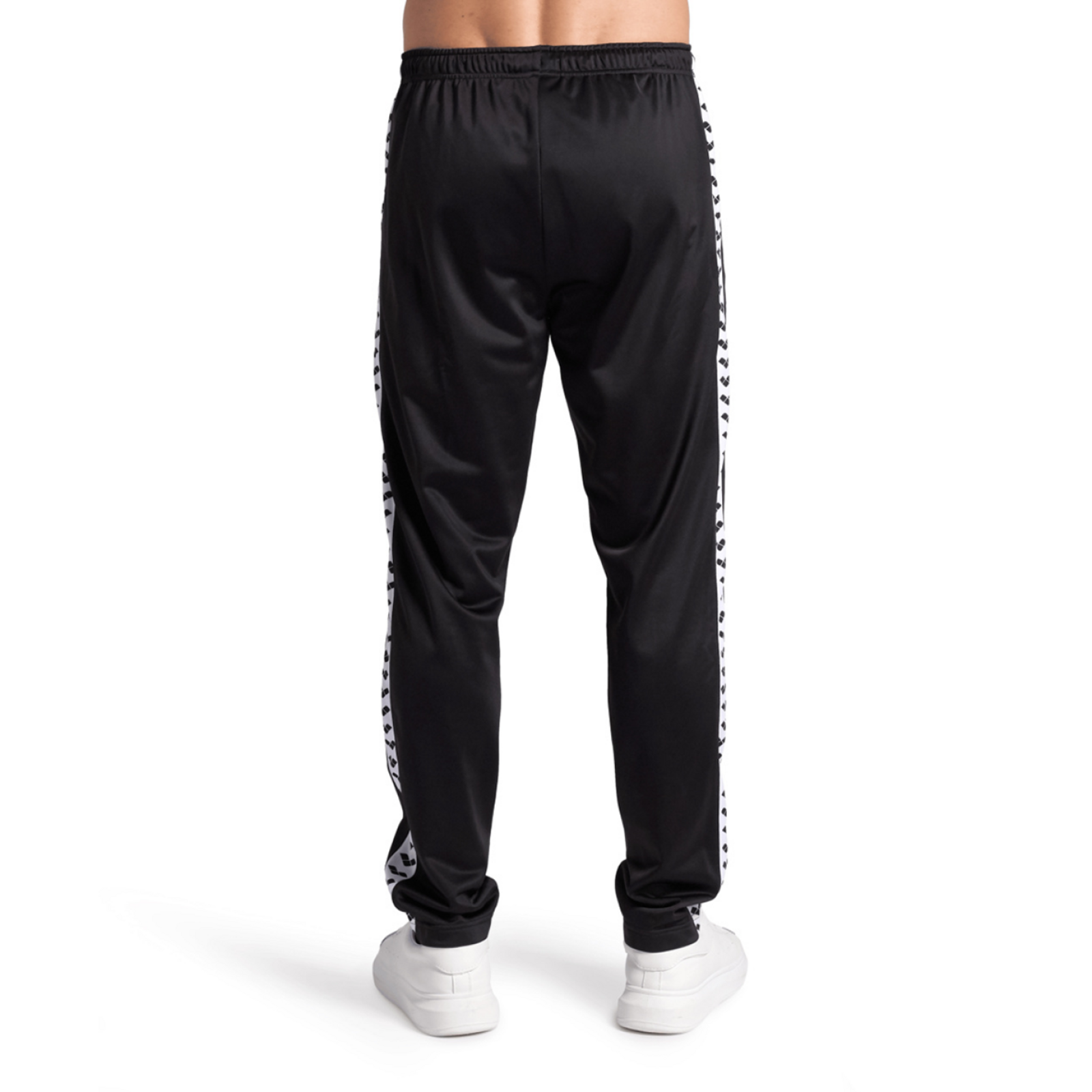 Arena M Relax Iv Team Pant in SCHWARZ