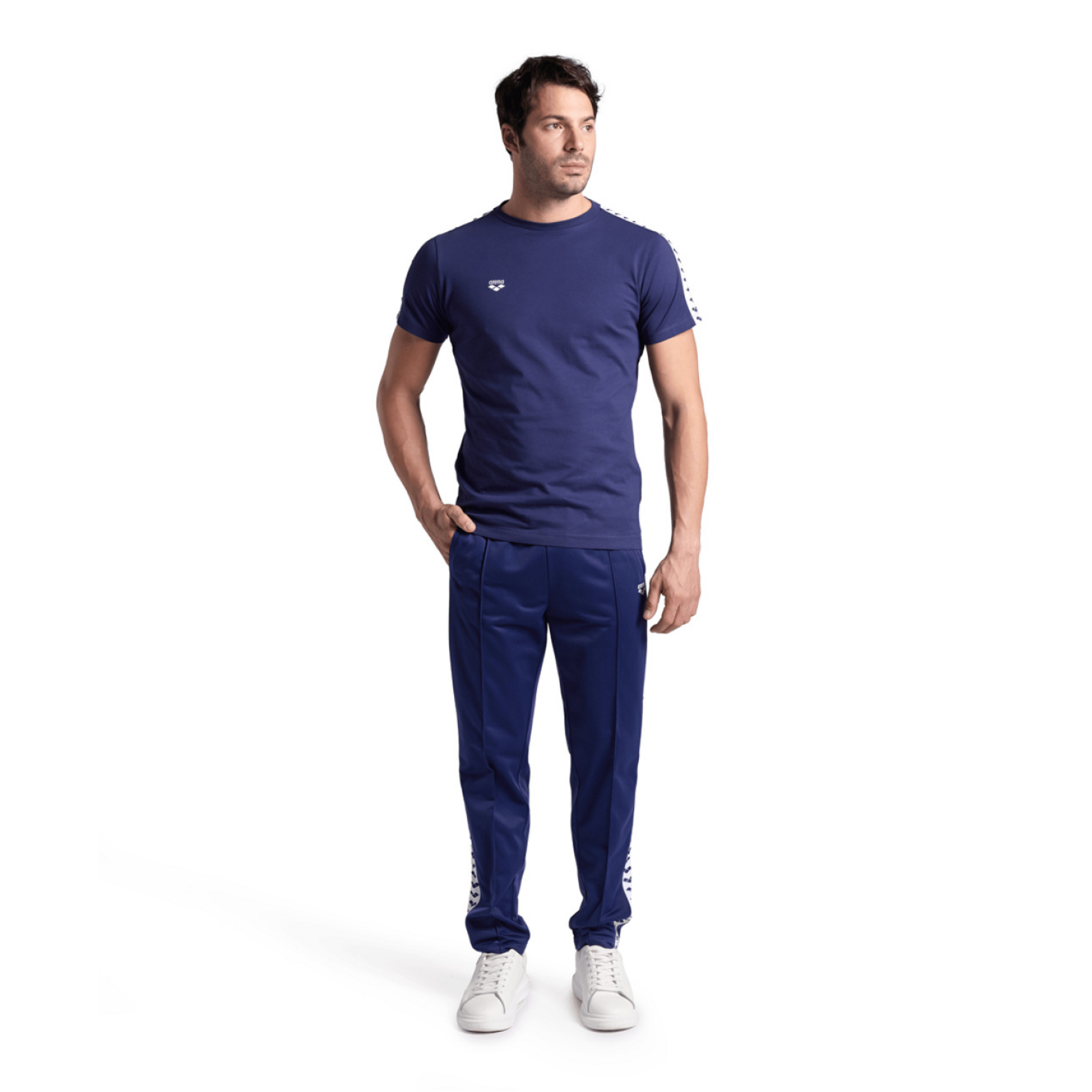 Arena M Relax Iv Team Pant in BLAU