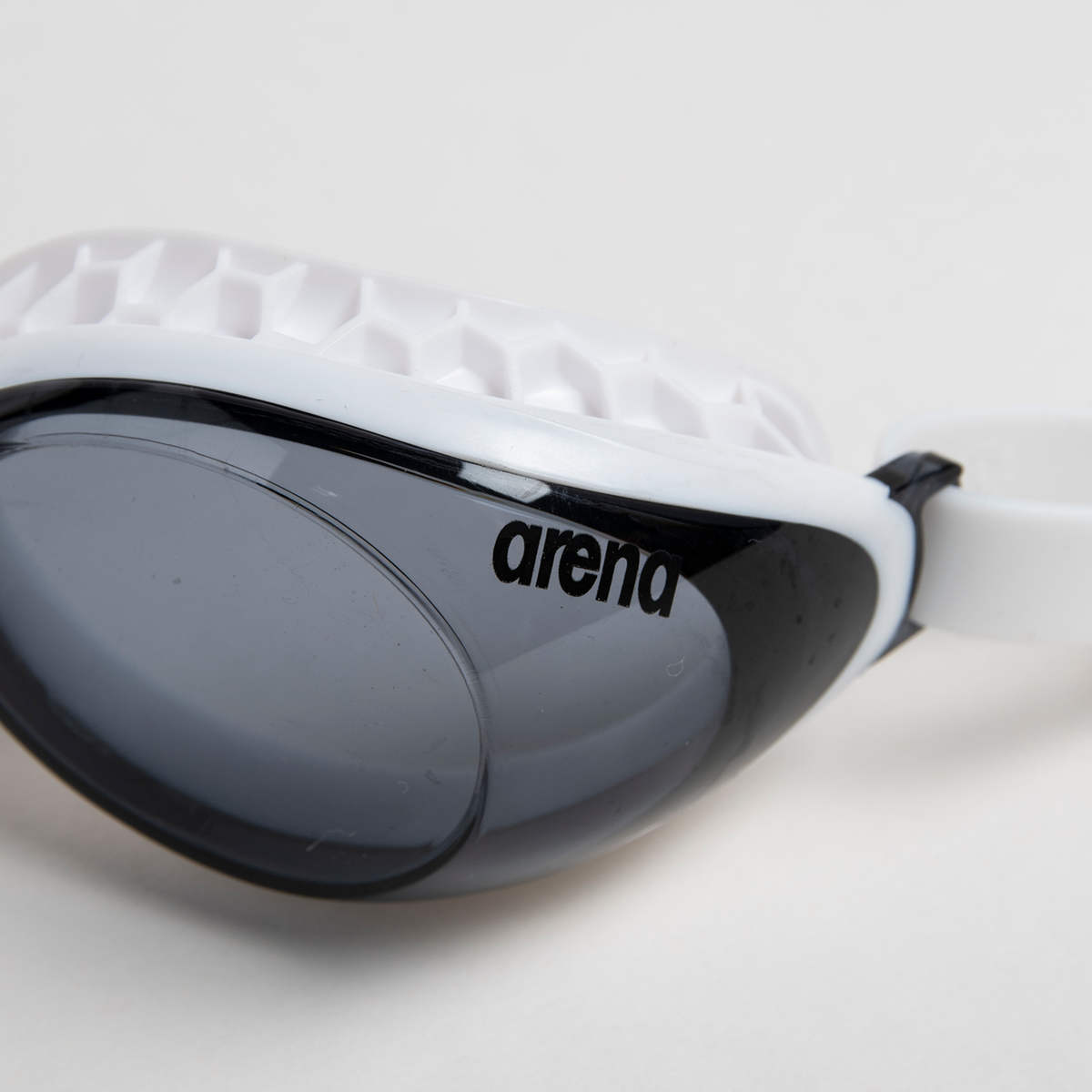 Arena Air-Soft Goggle Trainingsschwimmbrille in WEISS