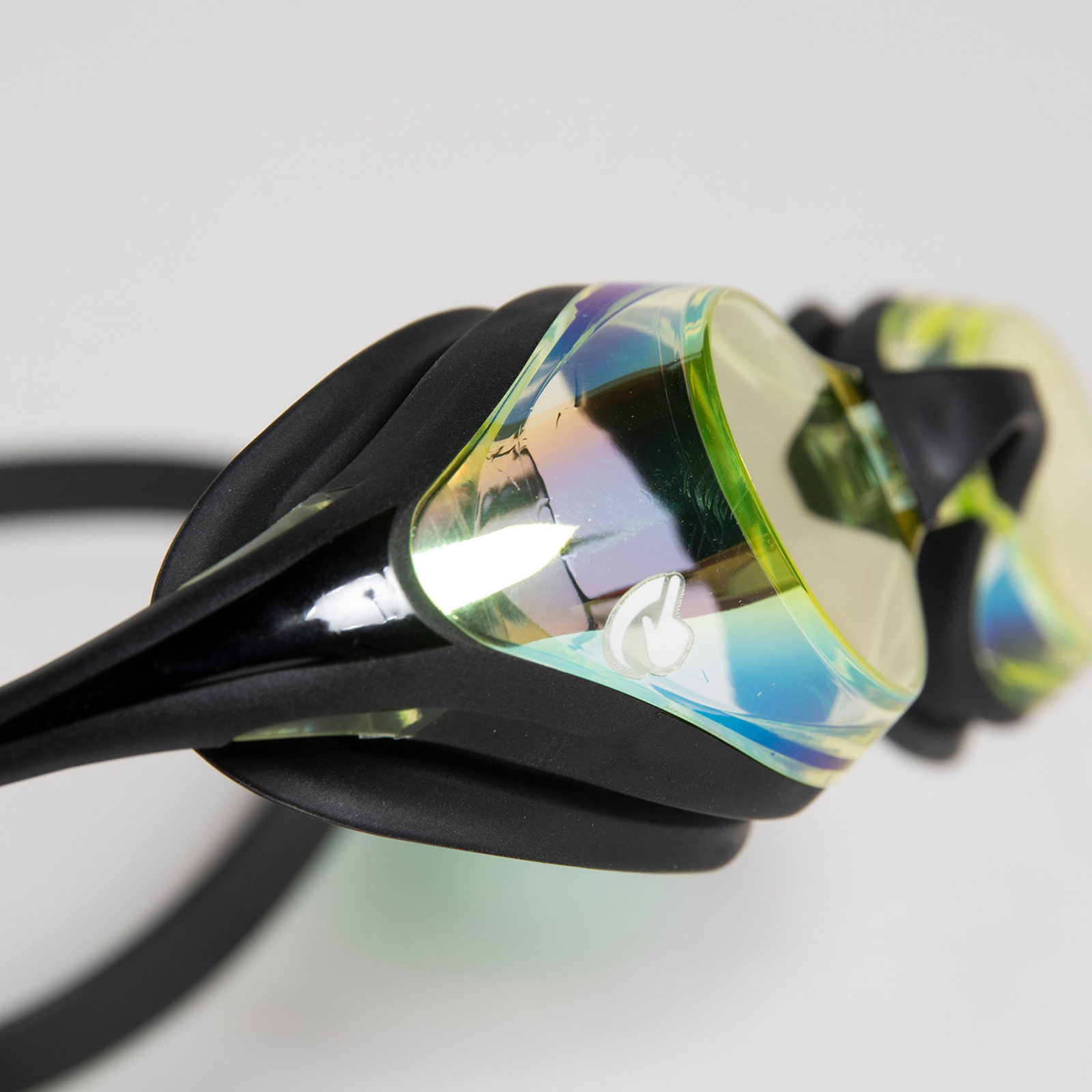 Arena Cobra Original Swipe Mirror Wettkampfschwimmbrille in SCHWARZ
