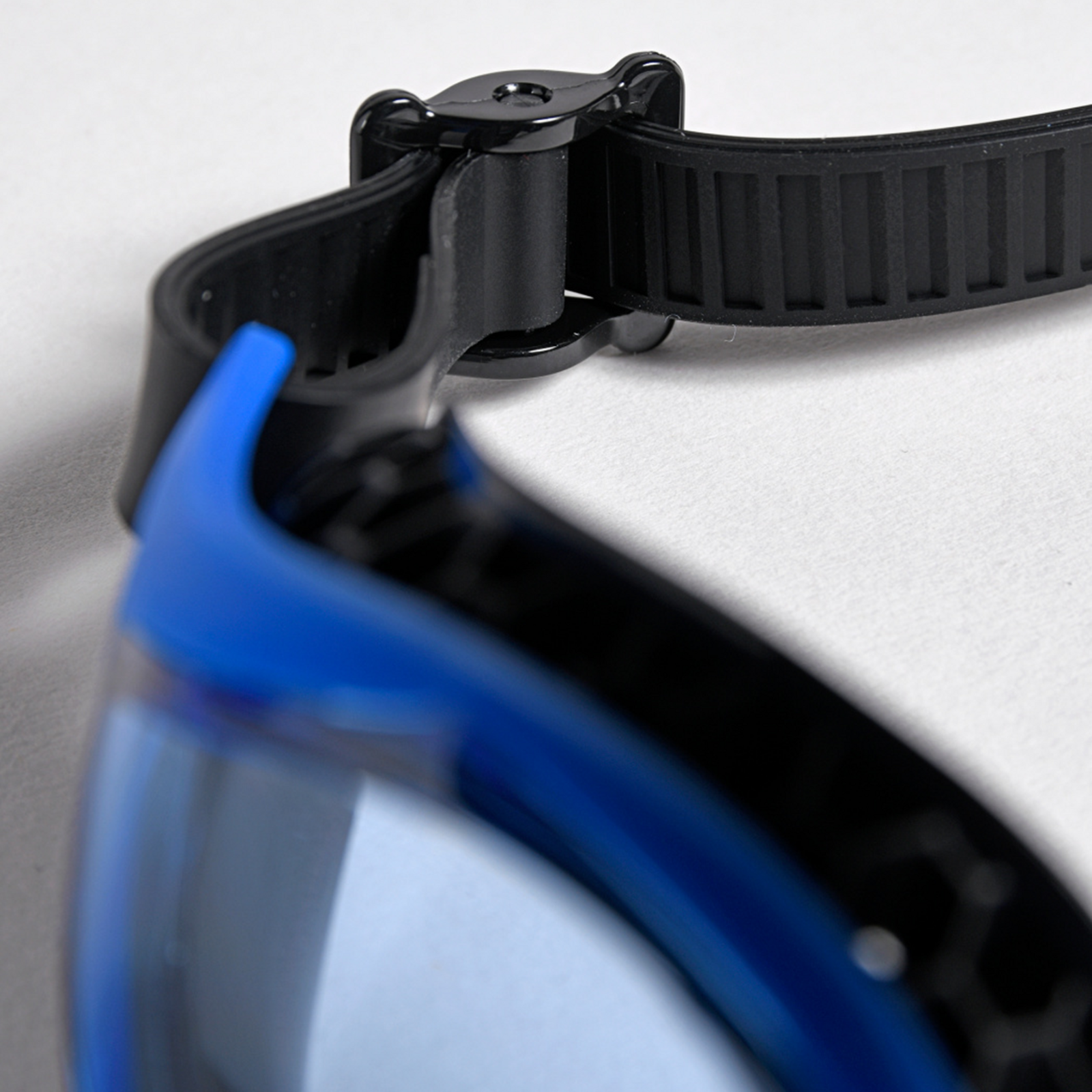 Arena Air-Bold Swipe Trainingsschwimmbrille in BLAU