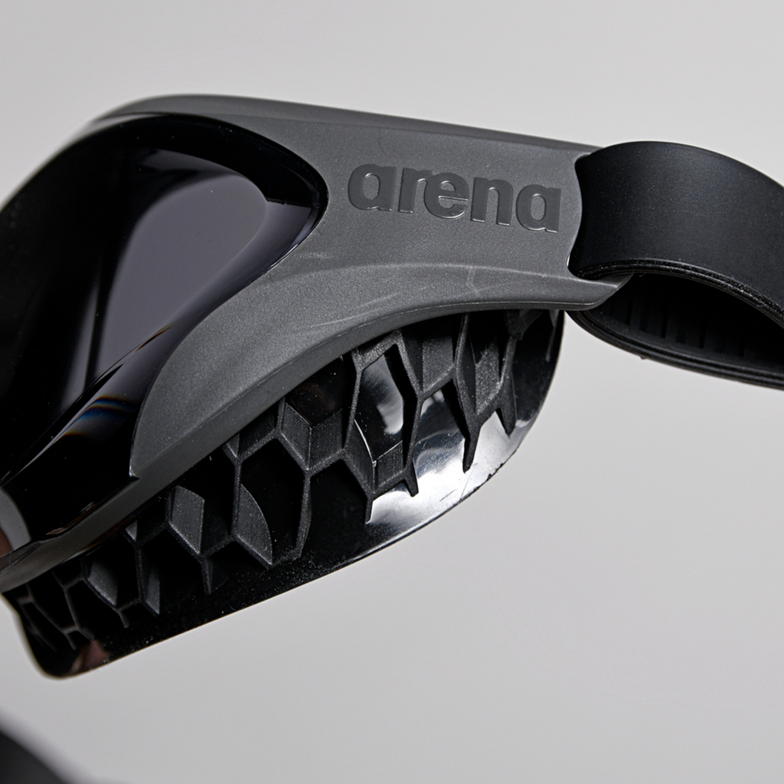 Arena Air-Bold Swipe Trainingsschwimmbrille in SCHWARZ