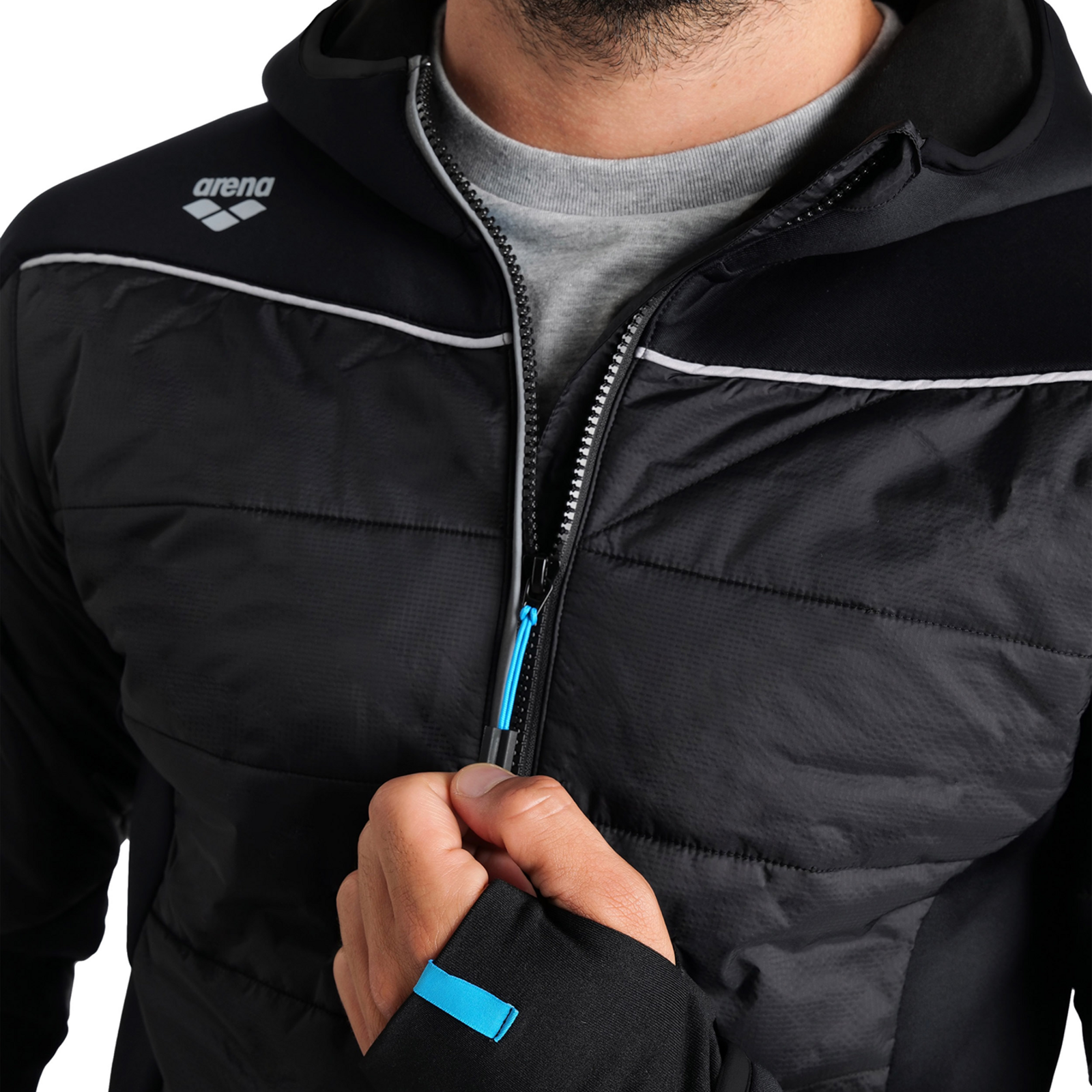Arena Team Hooded F/Z Half-Quilted Jacket in SCHWARZ