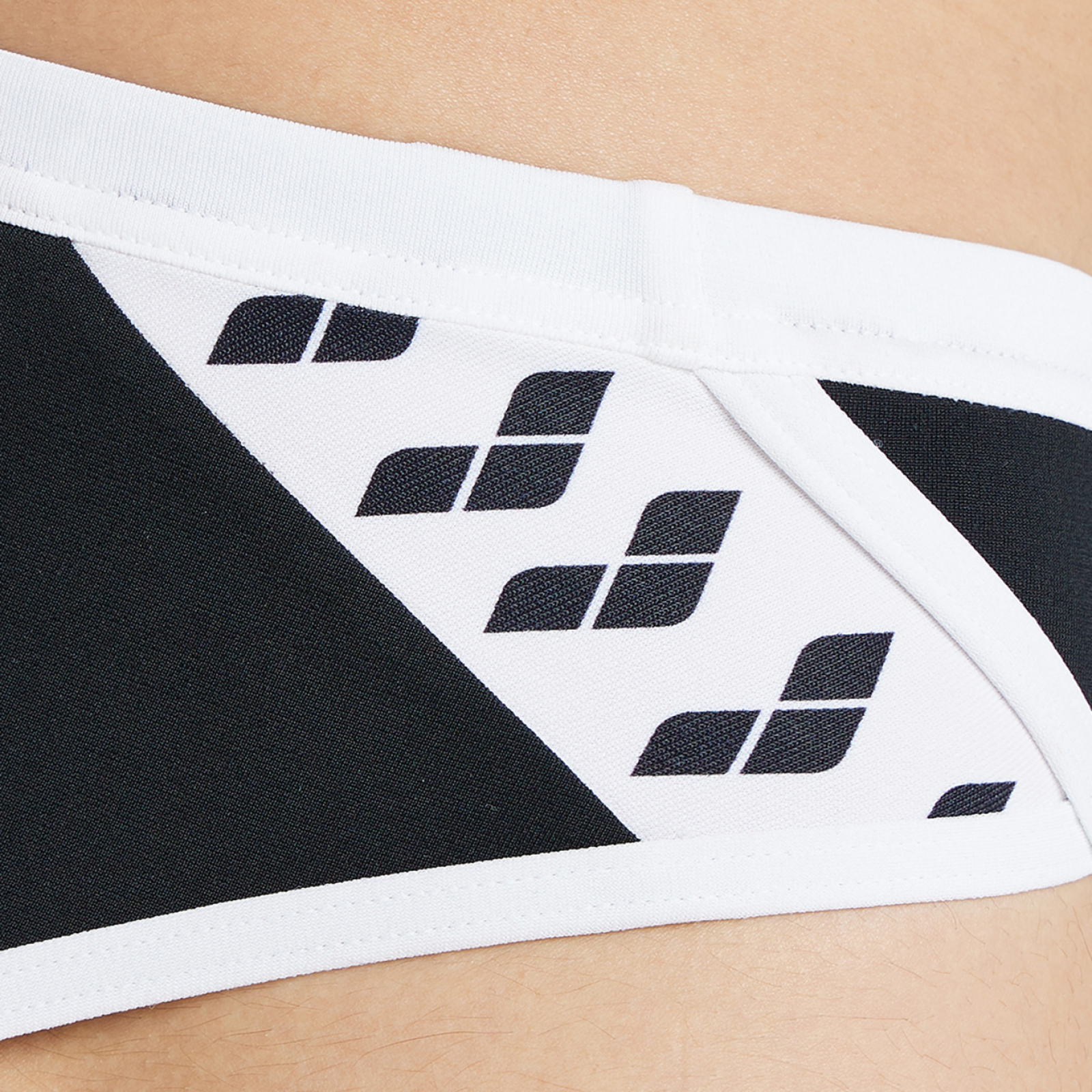 Arena Arena Icons Swim Briefs Solid Swim Slip in SCHWARZ