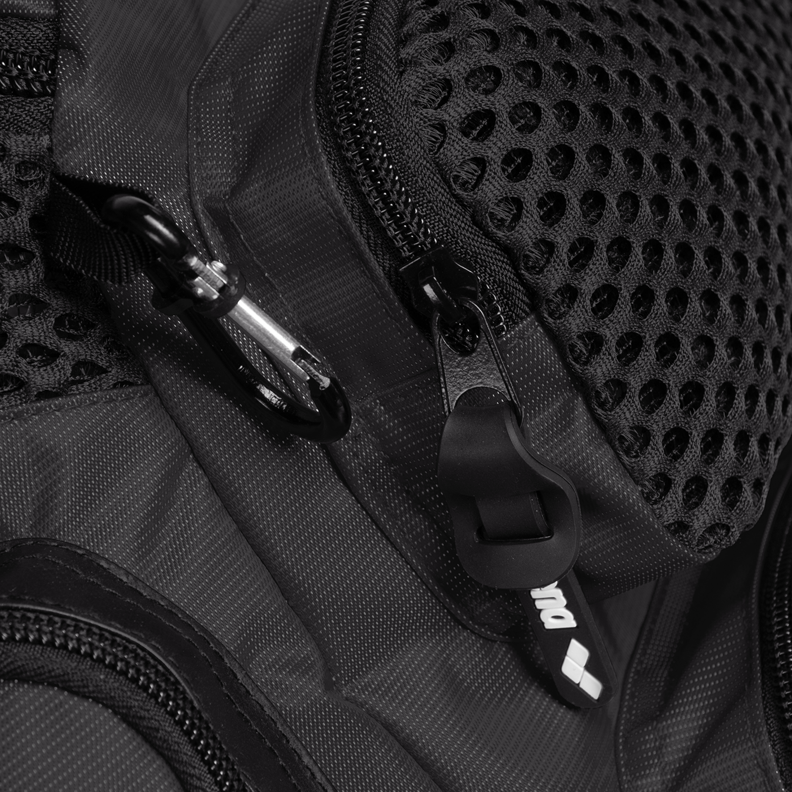 Arena Arena One Go Backback 45L Sportrucksack in SCHWARZ
