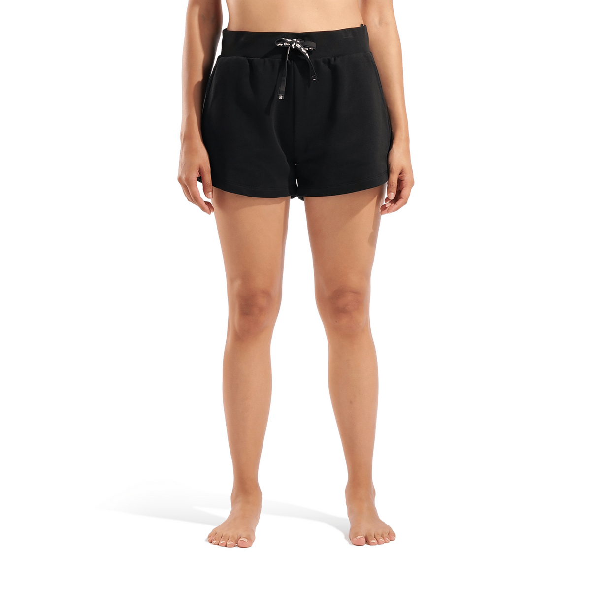 Arena W Arena Solid Short Short in SCHWARZ