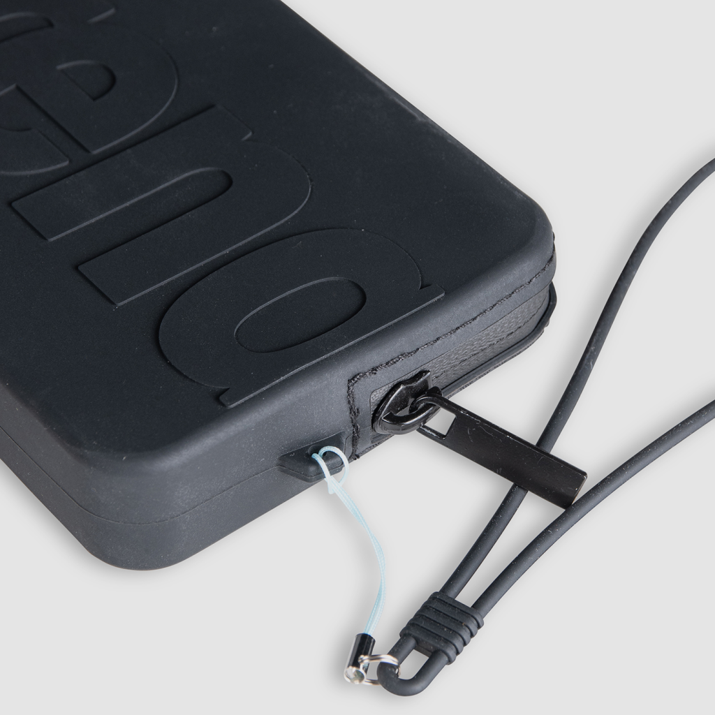 Arena Dry Clutch Freizeittasche in SCHWARZ