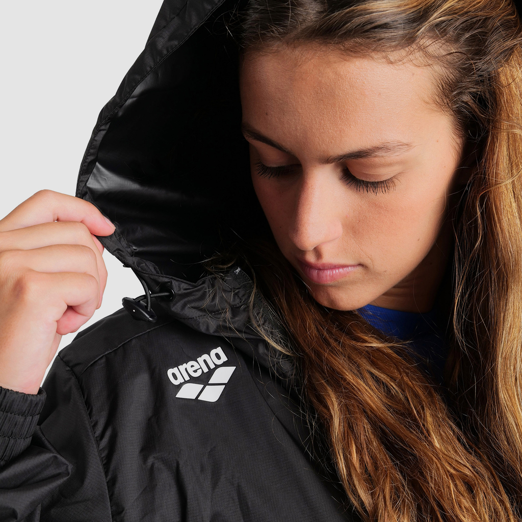 Arena Team Windbreaker Solid in SCHWARZ