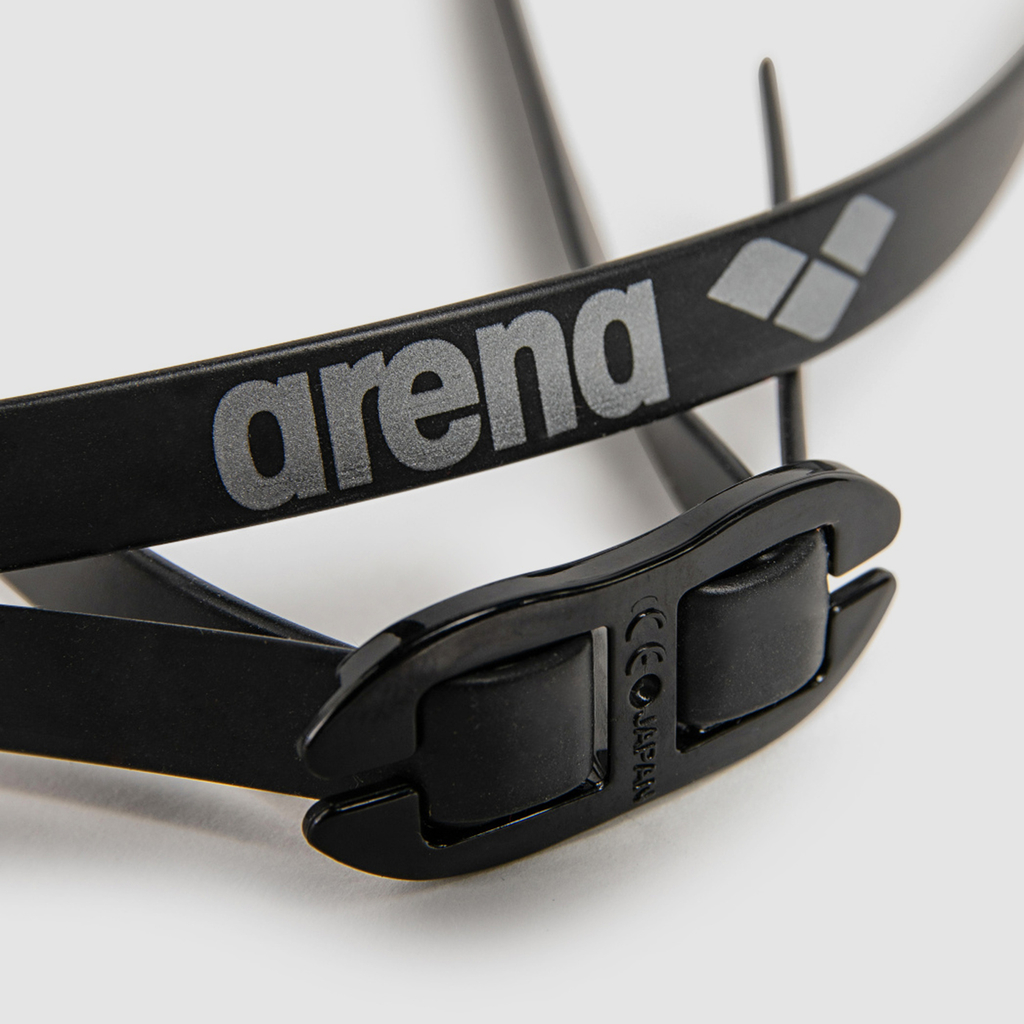 Arena Cobra Edge Swipe Mr Wettkampfschwimmbrille in WEISS