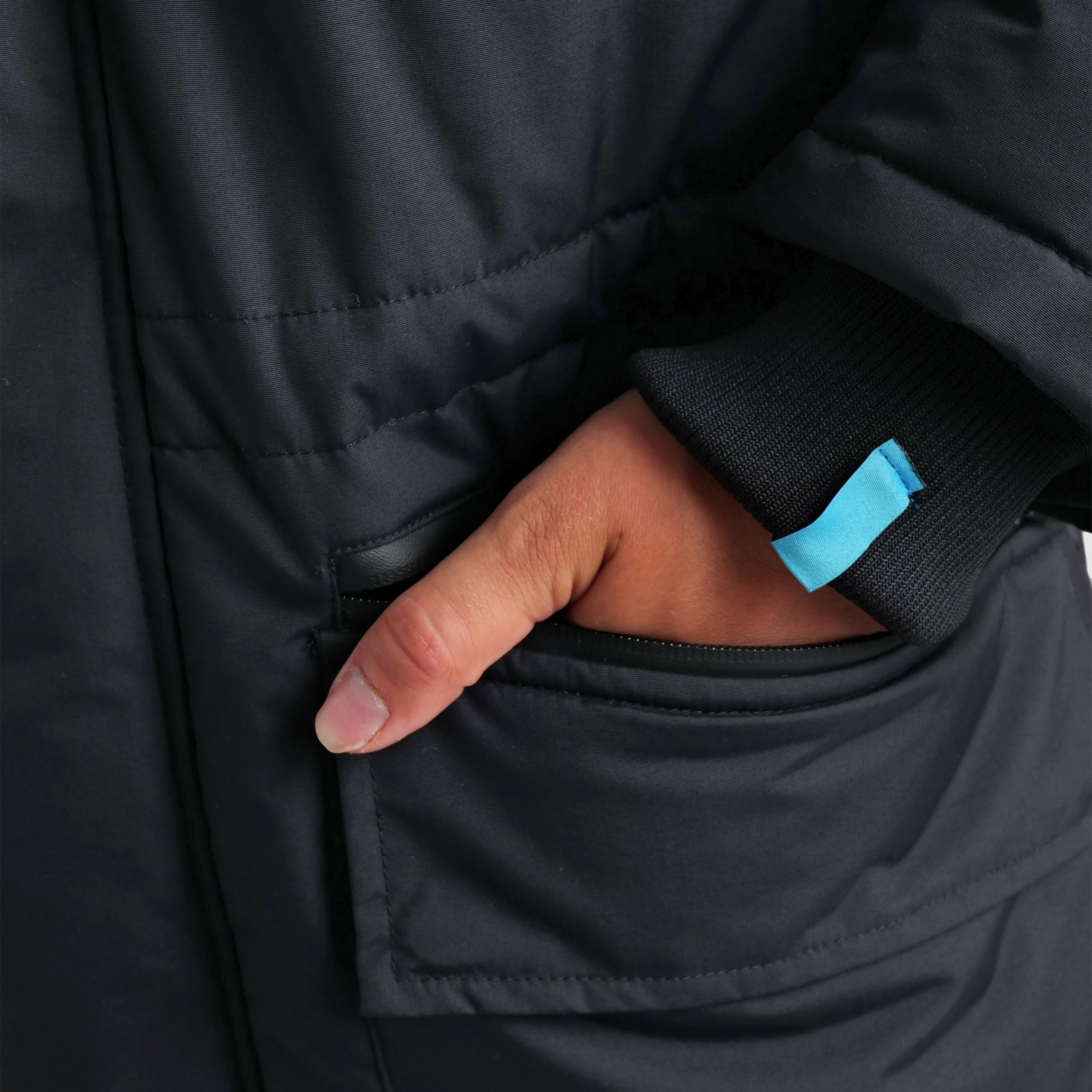 Arena Team Parka Solid in SCHWARZ