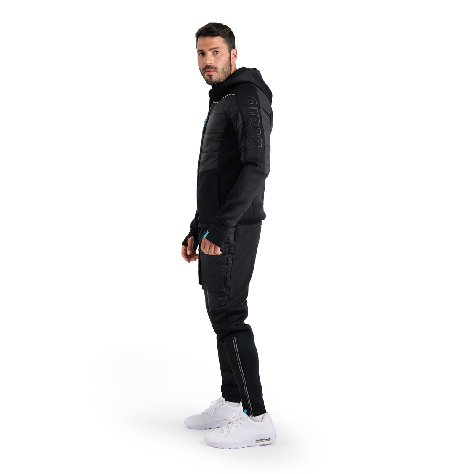 Arena Team Hooded F/Z Half-Quilted Jacket in SCHWARZ