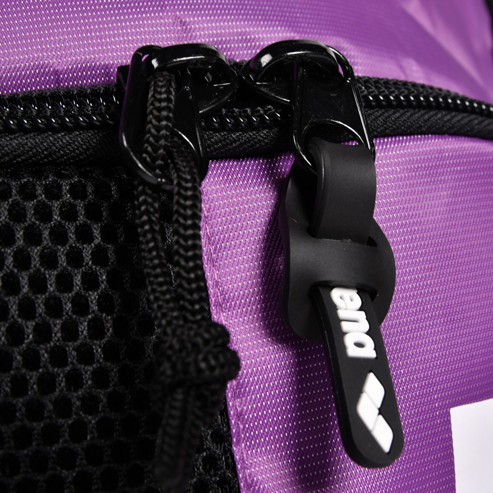 Arena Spiky III Backpack 45 Sportrucksack in VIOLETT