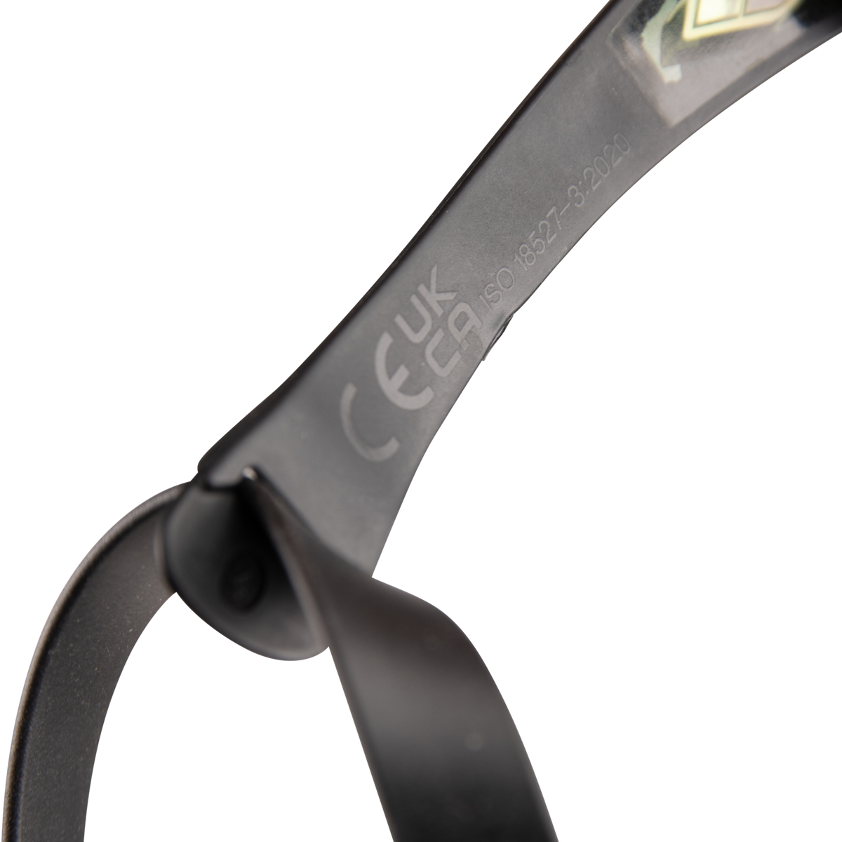 Arena Cobra Edge Swipe Mr Wettkampfschwimmbrille in SCHWARZ
