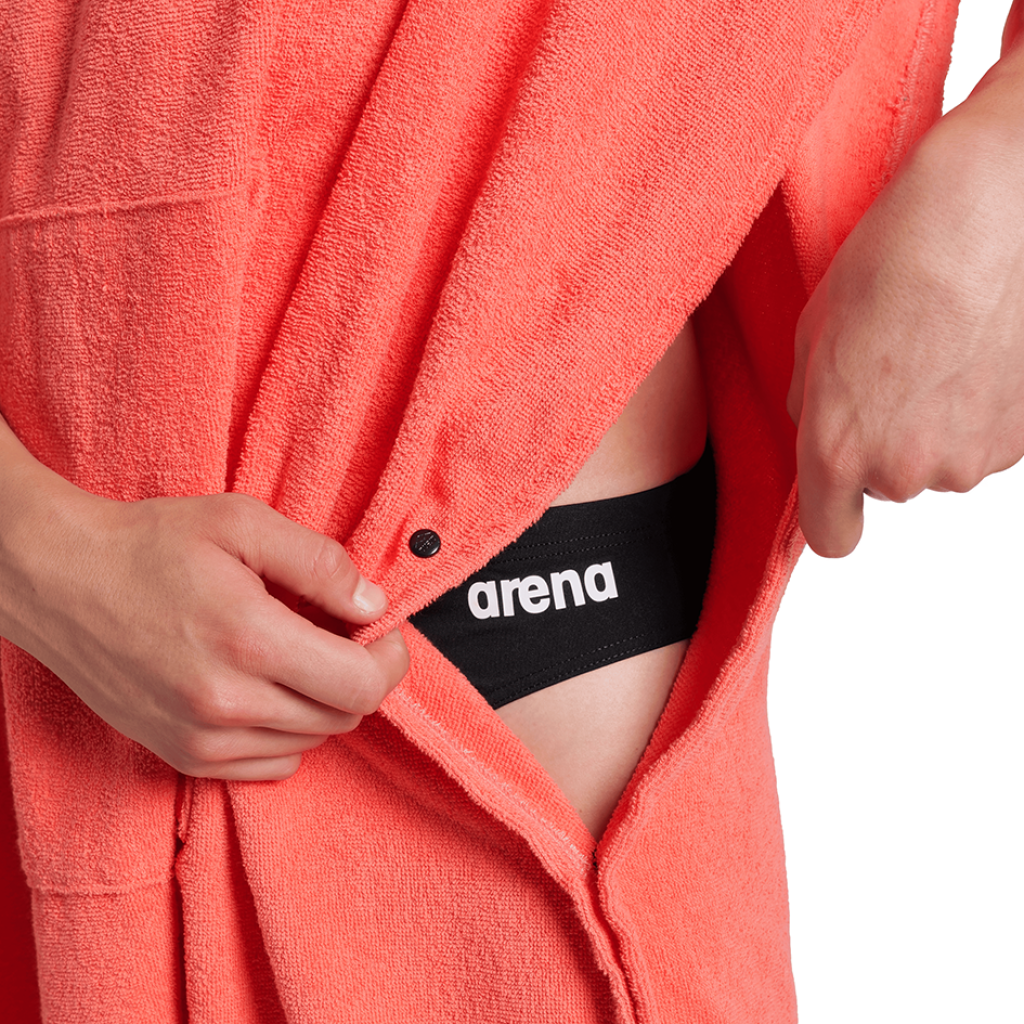 Arena Arena Cotton Poncho in ROT