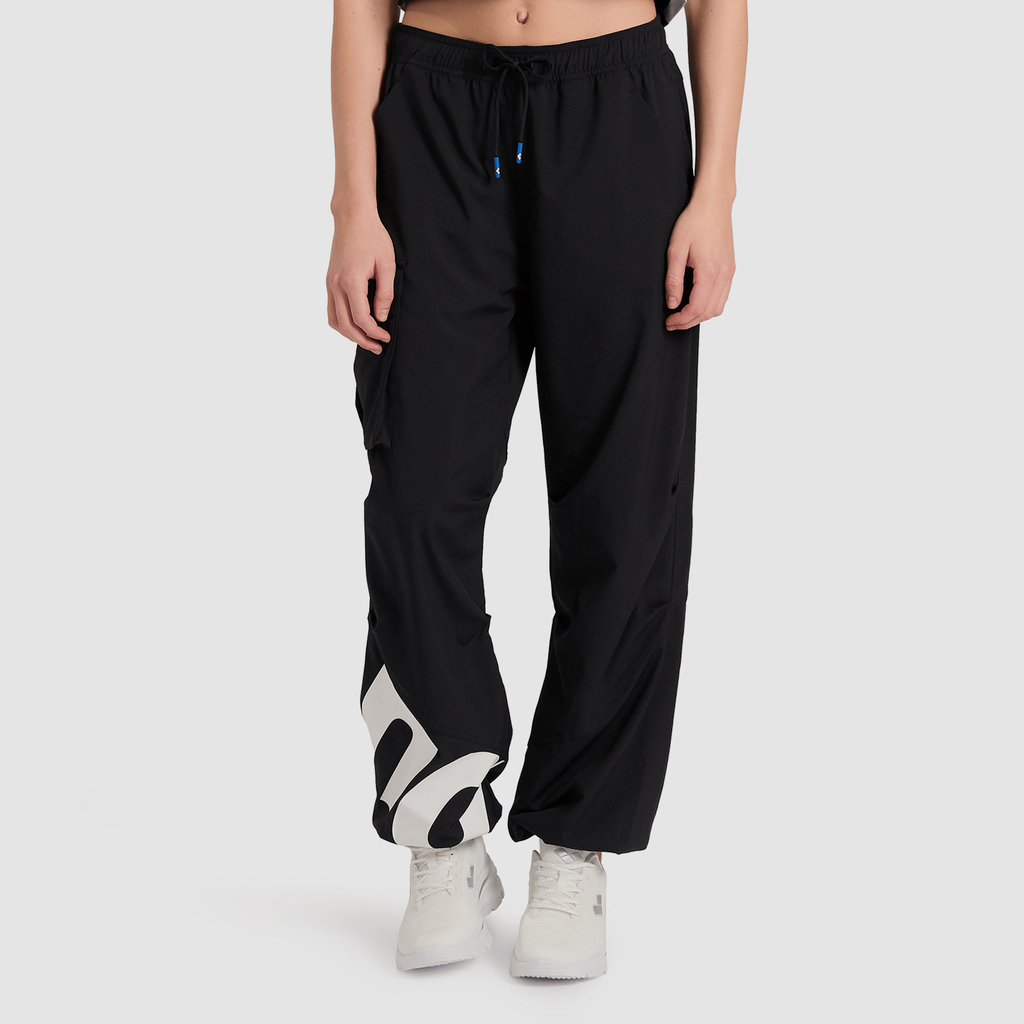 W Arena Logo Cargo Pant Trainingshose black/white Hauptbild_brandshop