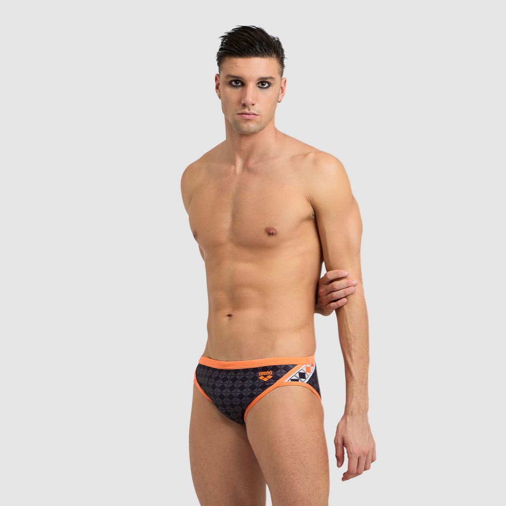 Arena 50th Swim Briefs Swim Slip black multi/nespola model_bild_brandshop