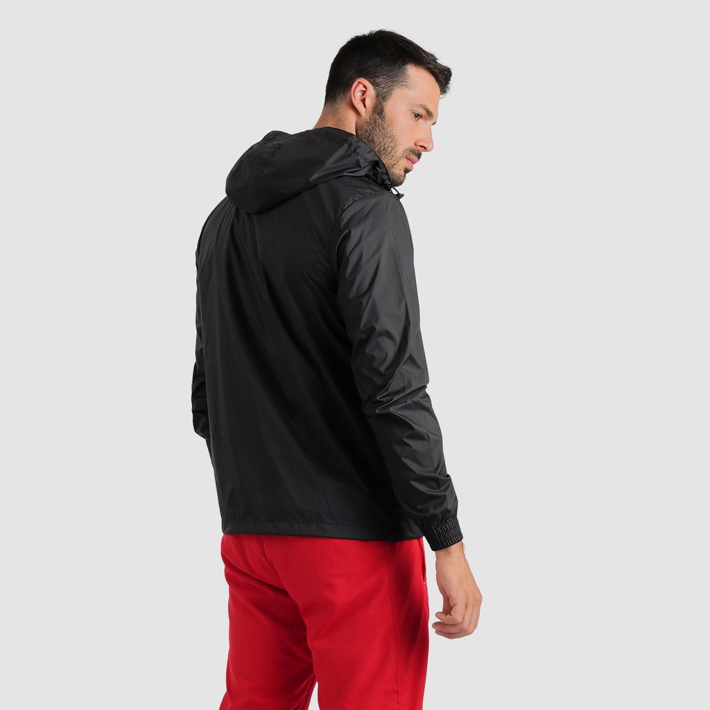 Team Windbreaker Solid black model_bild_back_brandshop