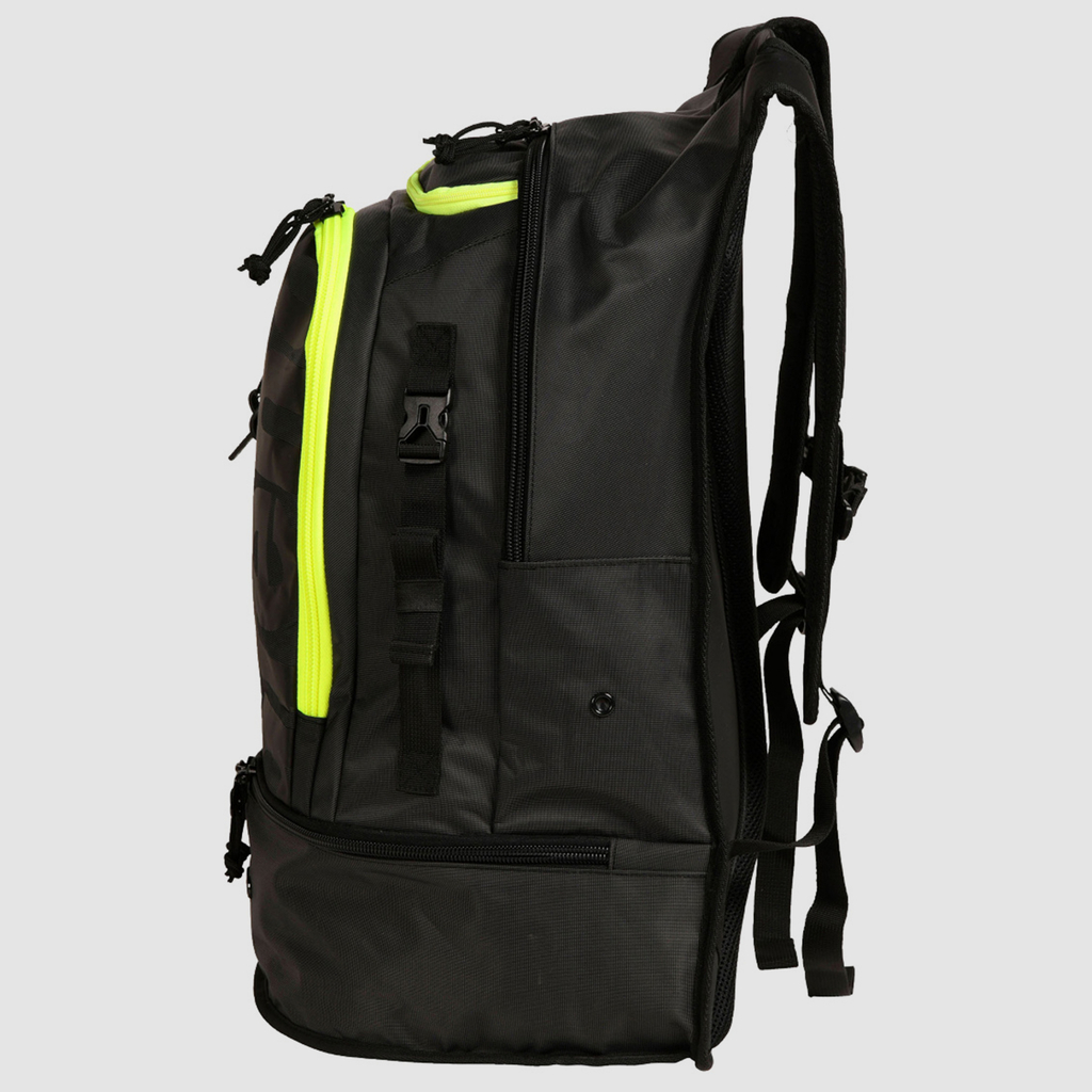 Fastpack 3.0 Rucksack dark smoke/neon yellow detail_bild1_brandshop