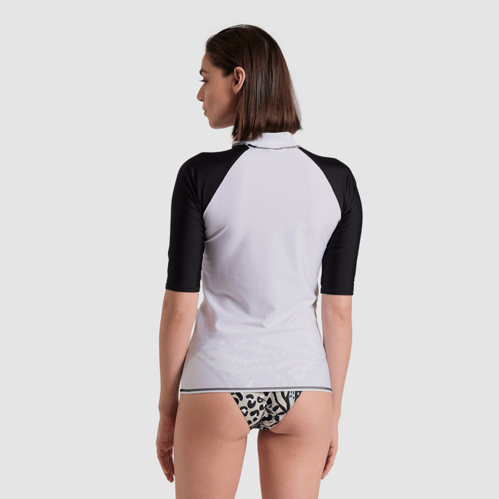 Arena Rash Vest S/S Graphic UV Shirt white/black model_bild_back_brandshop