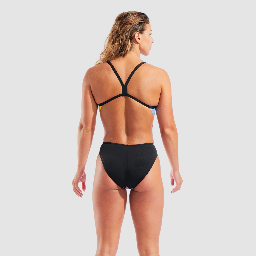 Arena W Arena Gradient Swimsuit Challenge Back Badeanzug in PINK