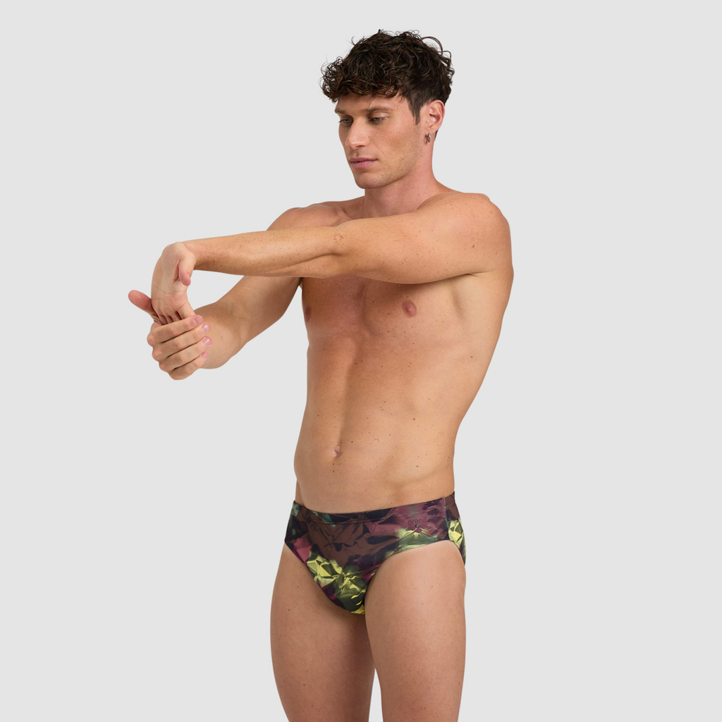 Arena Hero Camo Swim Brief Swim Slip red fandango multi model_bild_brandshop