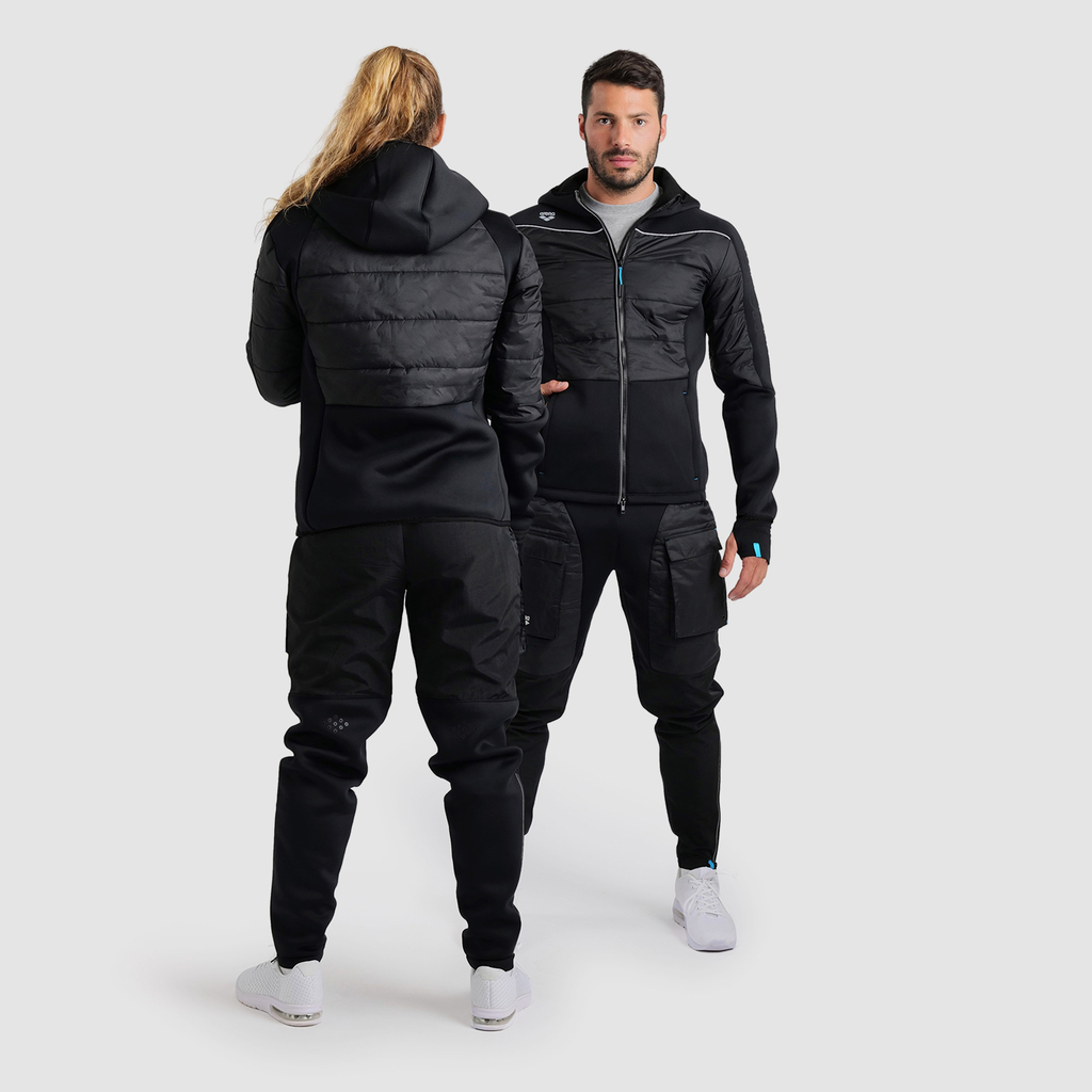 Arena Team Hooded F/Z Half-Quilted Jacket in SCHWARZ