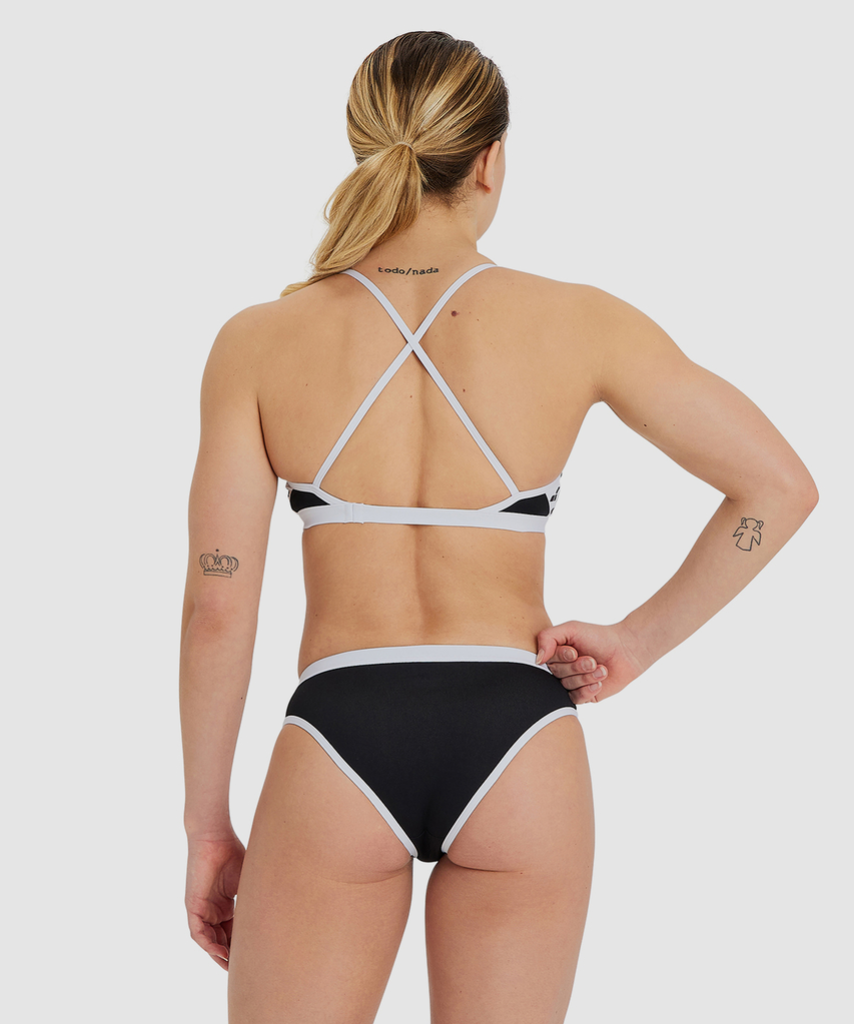 Arena Icons Bikini Cross Back Solid Bikini black/white model_bild_back_brandshop